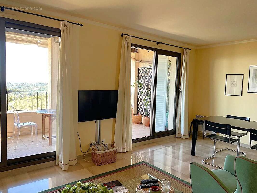 Appartement à VILLENEUVE-LOUBET