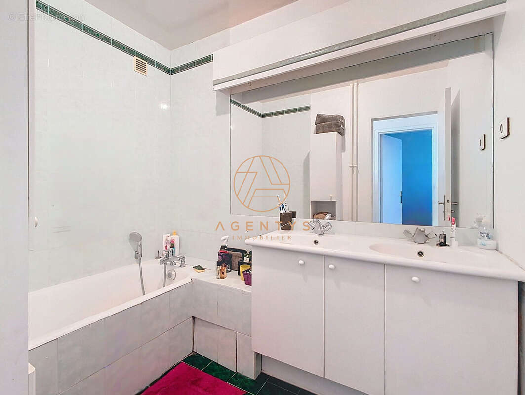 Appartement 101 m² à Saint-Maur-Des-Fosses  - photo 7