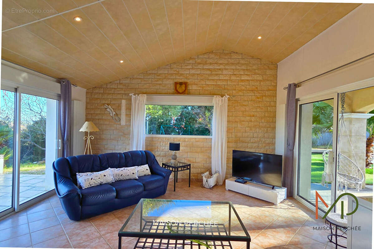 Villa Carces 7 pièce(s) 196 m2 - photo 10