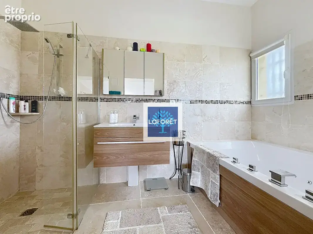 Maison de plain-pied avec 3 suites parentales, spa et garage au calme - photo 7