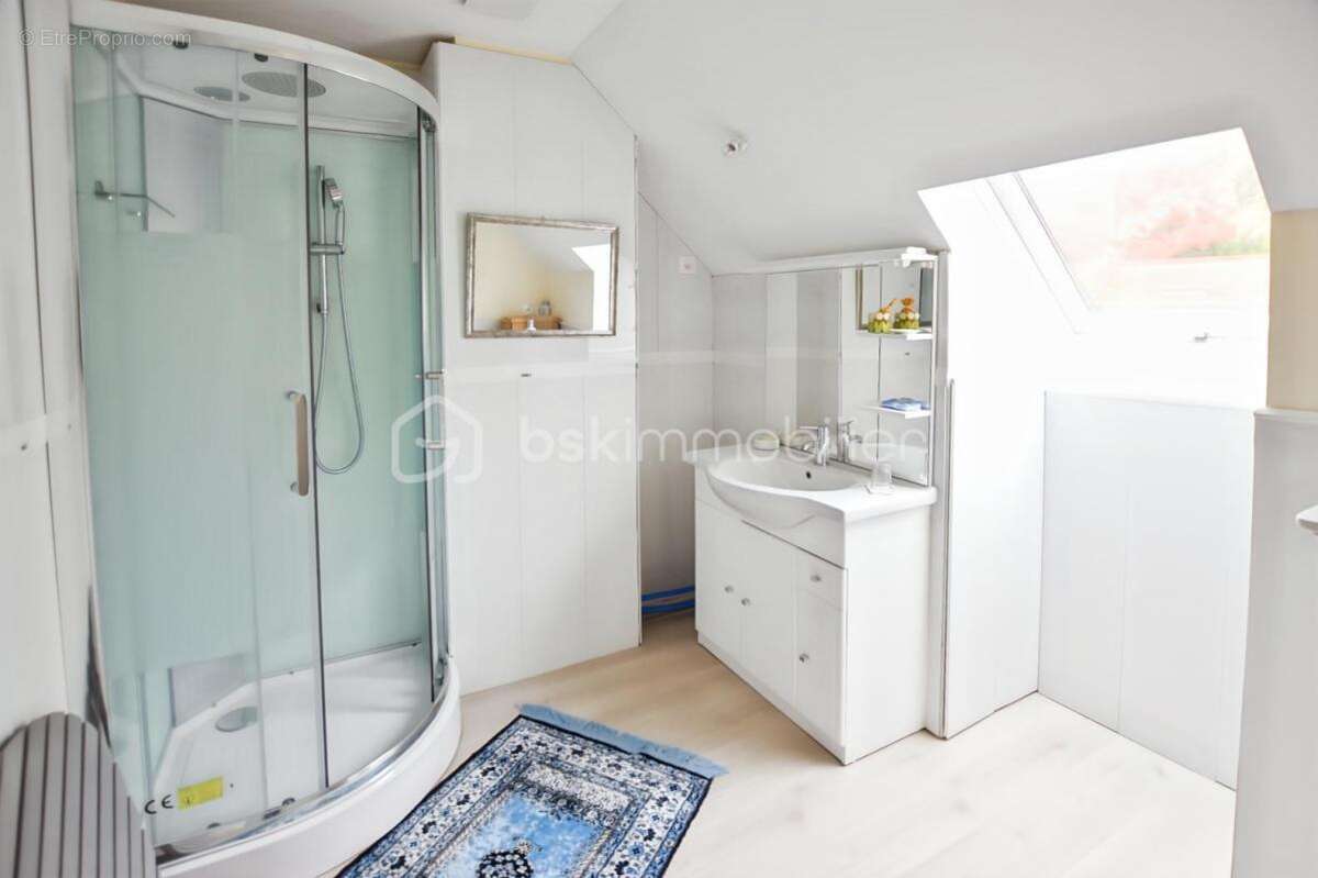 Maison à CRECY-LA-CHAPELLE