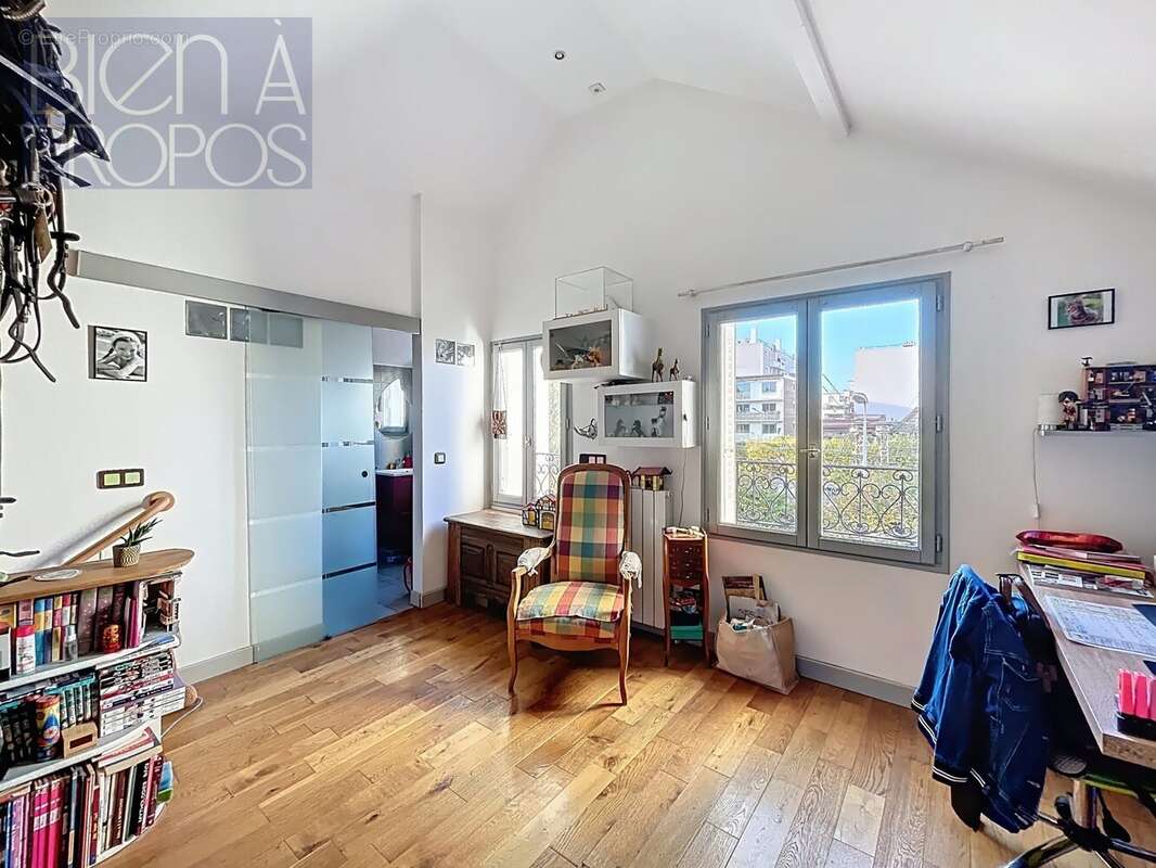 Maison à COURBEVOIE