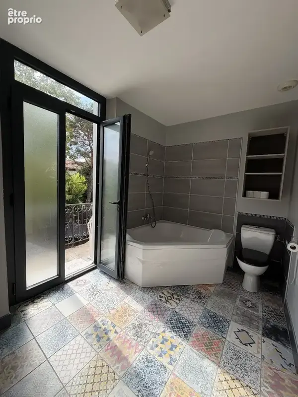 Propriété de charme avec piscine, jardin et deux garages à Digne-les-Bains - photo 11