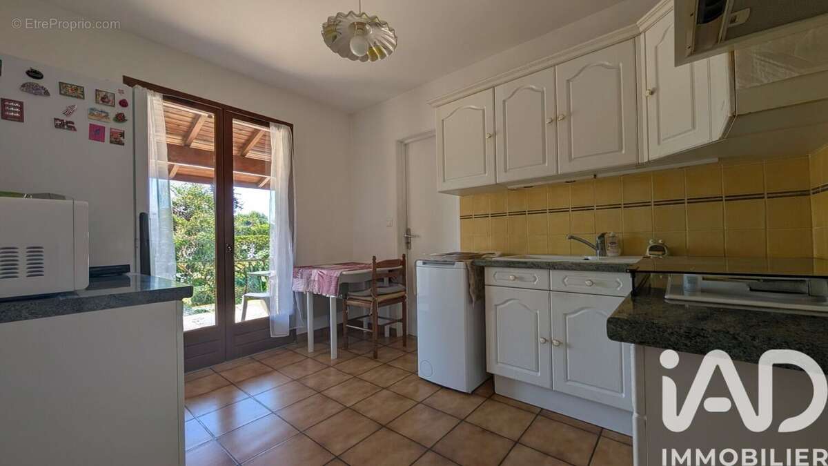 Maison 90 m² à Sainte-Eulalie  - photo 6