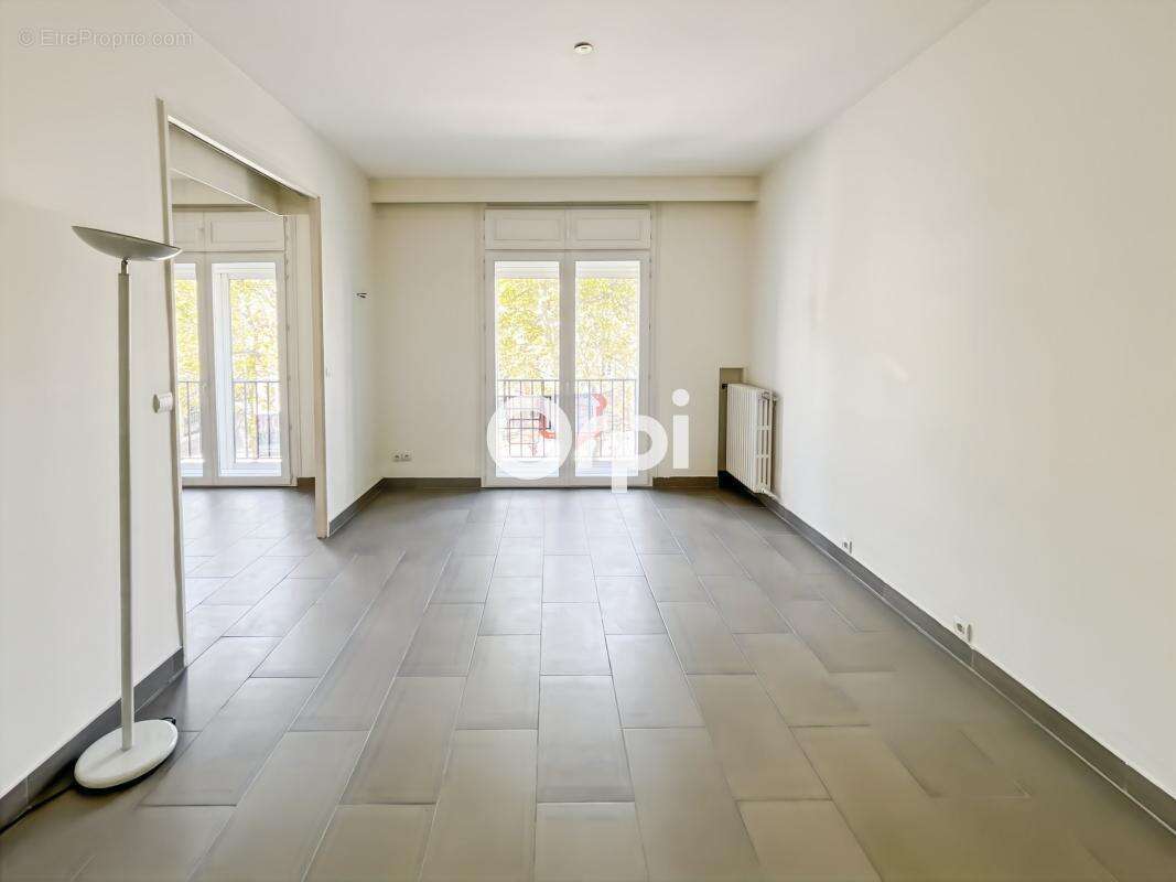 Appartement à MARSEILLE-2E