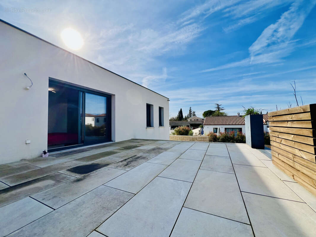 Vente villa T6 - local professionnel - garage - piscine - photo 20