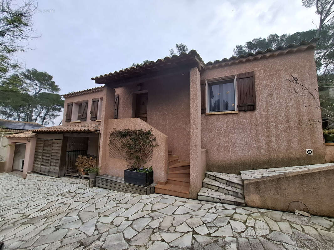 Maison à SAINT-ETIENNE-DU-GRES