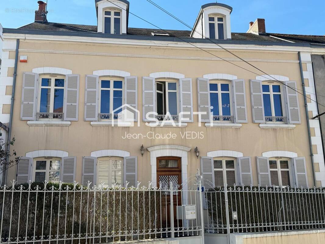 Photo 1 - Maison à MONTLUCON