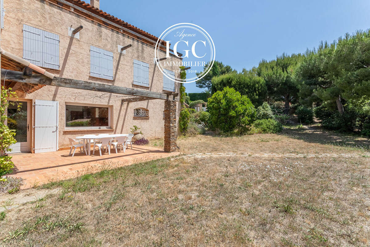 Propriété de caractère avec vue mer  320 m² Terrain de 1 400 m²  Secteur Barqueroute - photo 4