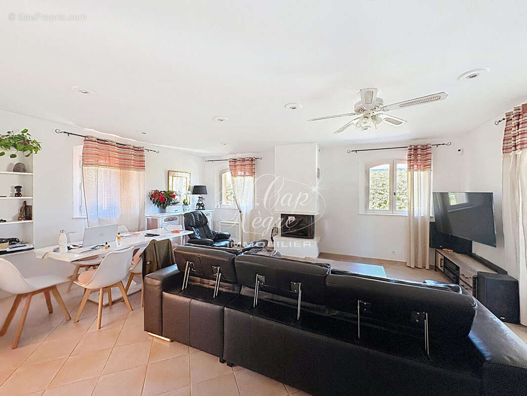 Maison provençale vue dégagée au calme à vendre à cogolin - golfe de saint tropez - photo 7