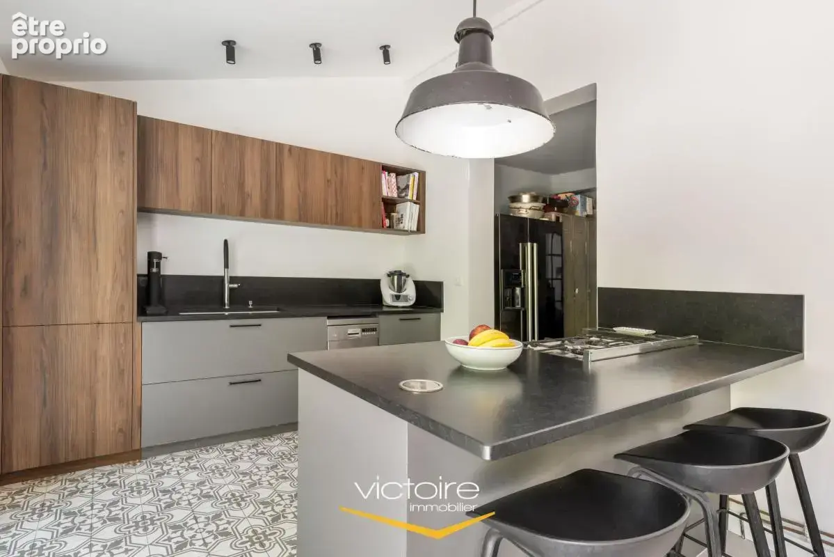 Magnifique maison rénovée avec dépendance au Coeur de Montchat - Coup de coeur assuré ! - photo 9