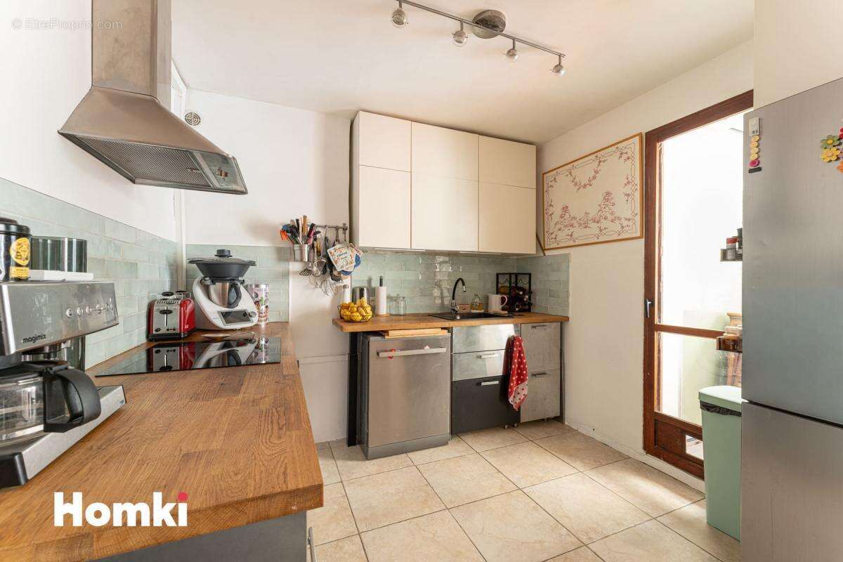 Appartement à MARSEILLE-5E