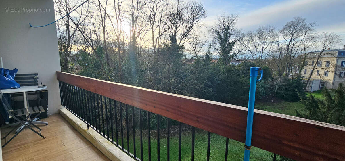 Appartement à SAINTES