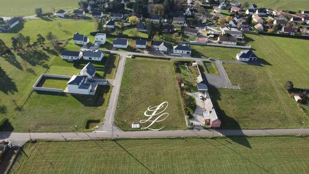 Terrain à LES VENTES