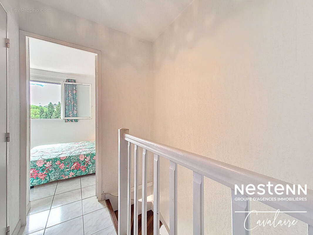 Appartement Cavalaire Sur Mer 2 pièce(s) dans résidence sécurisée en coeur de ville - photo 10