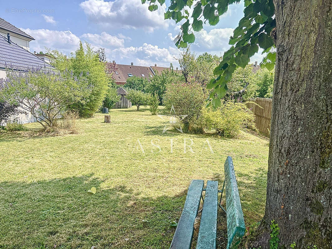 Maison à VERRIERES-LE-BUISSON