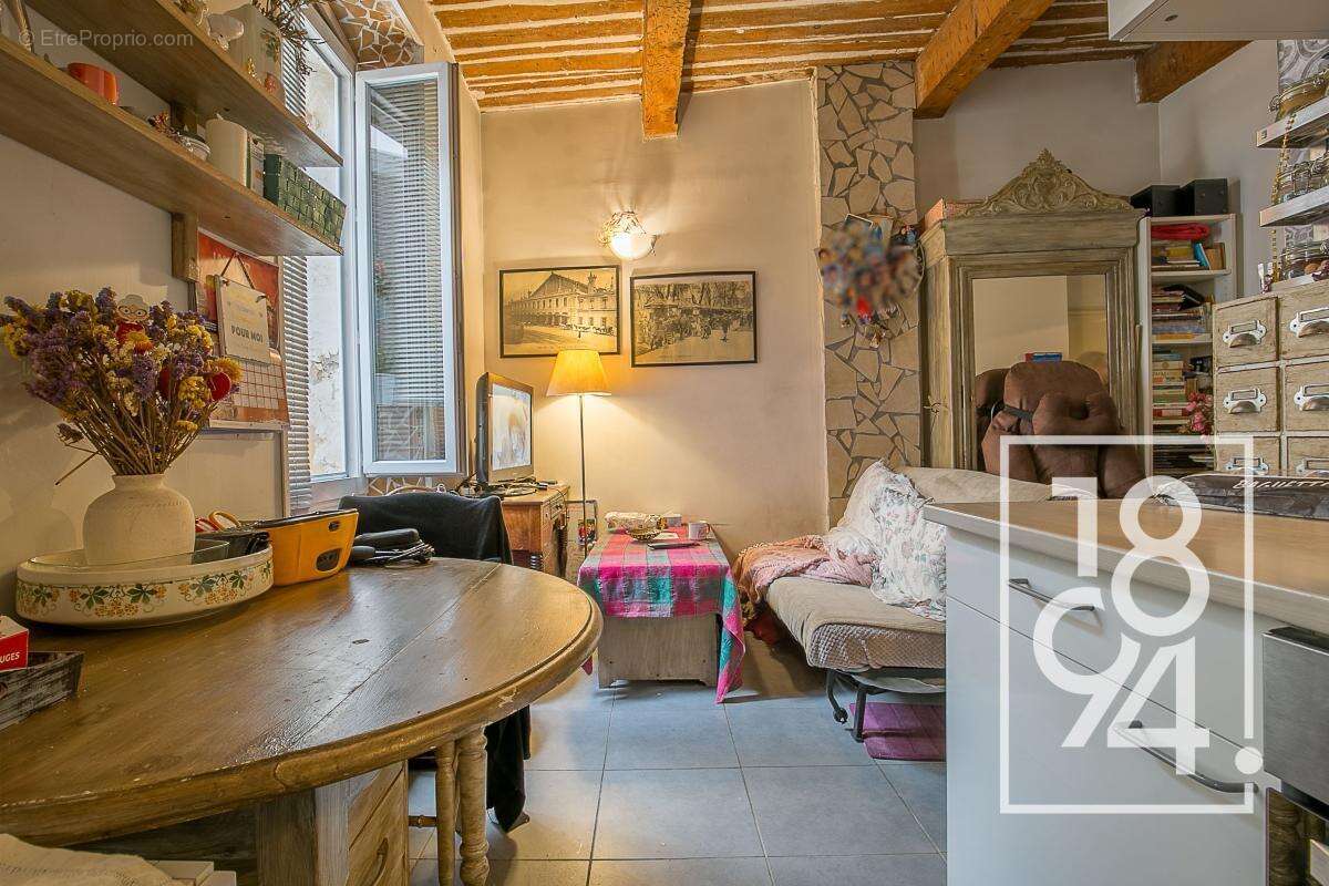 Appartement à MARSEILLE-2E