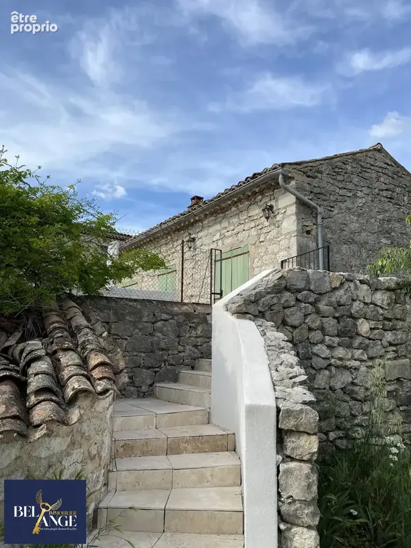 Le charme de la pierre, l’authenticité et un terrain aux belles perspectives ! - photo 1