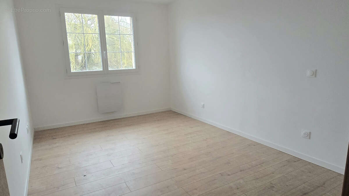 Appartement à LIMOURS