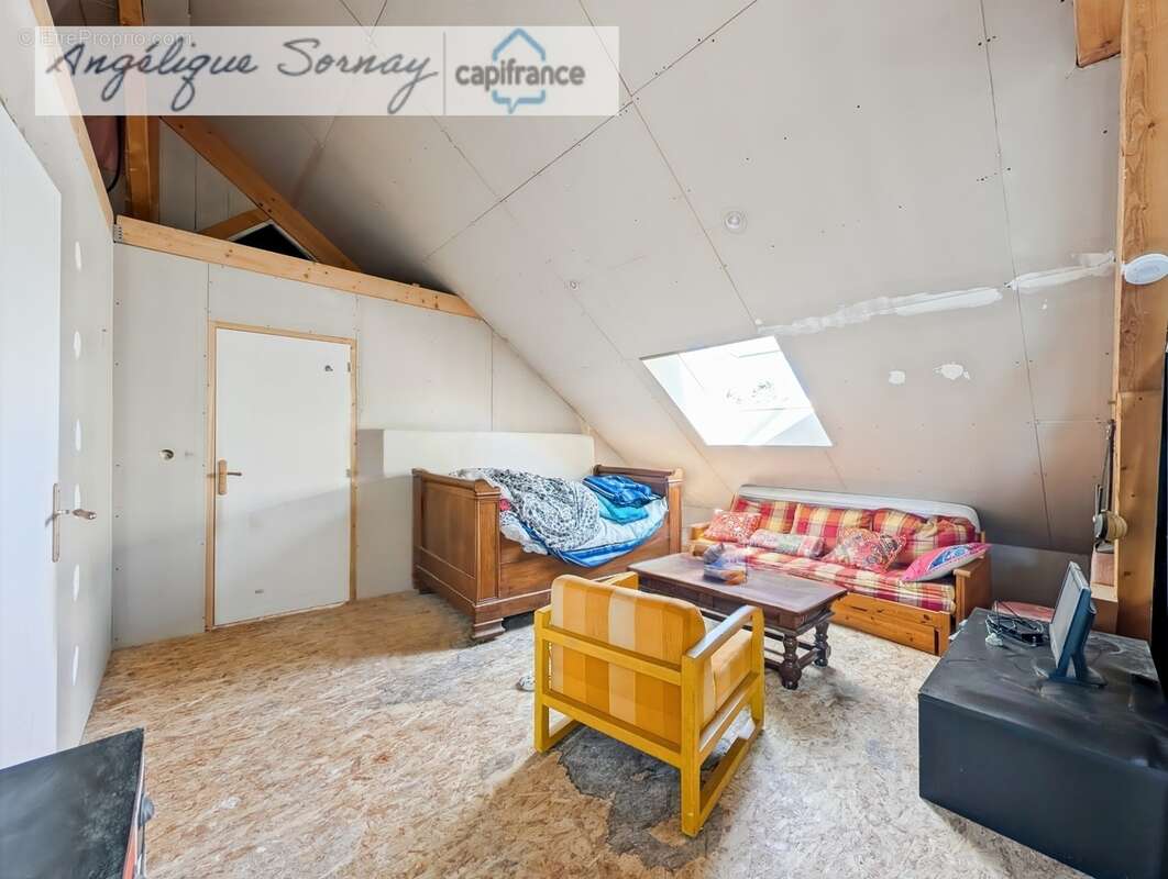 longère avec dépendances sur 3 115 m² – Francheville 39230 - photo 21