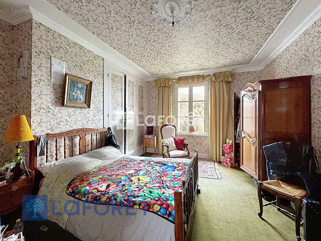 Maison à CHAISE-DIEU-DU-THEIL