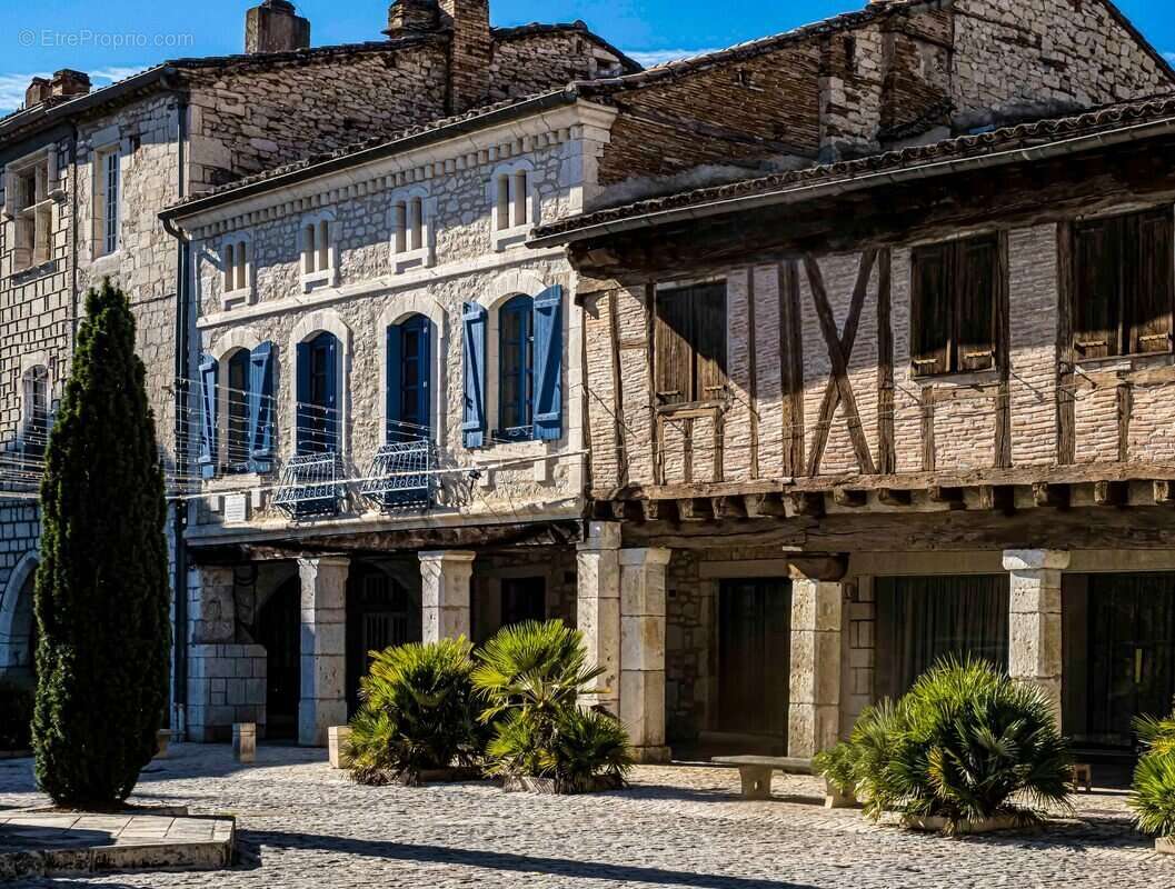 Maison à MONTPEZAT-DE-QUERCY