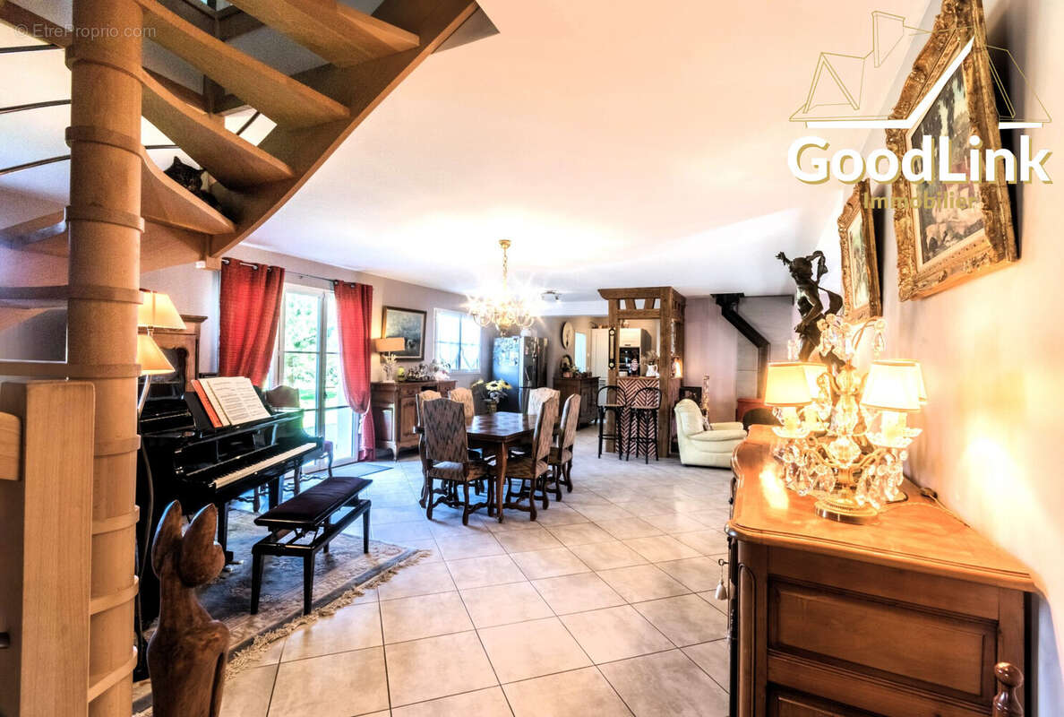 Maison à MOIGNY-SUR-ECOLE