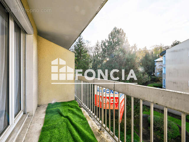 Appartement à FONTENAY-LE-FLEURY