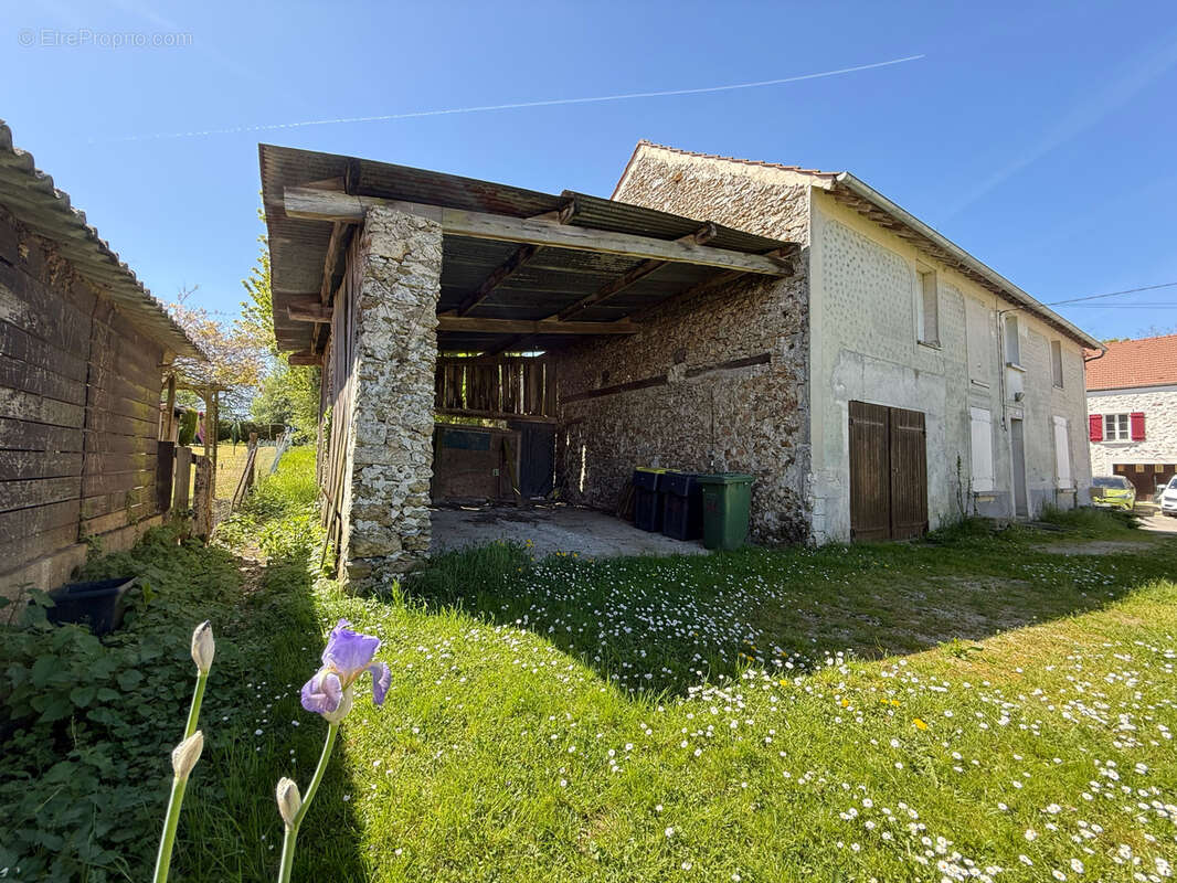Maison à DOUE