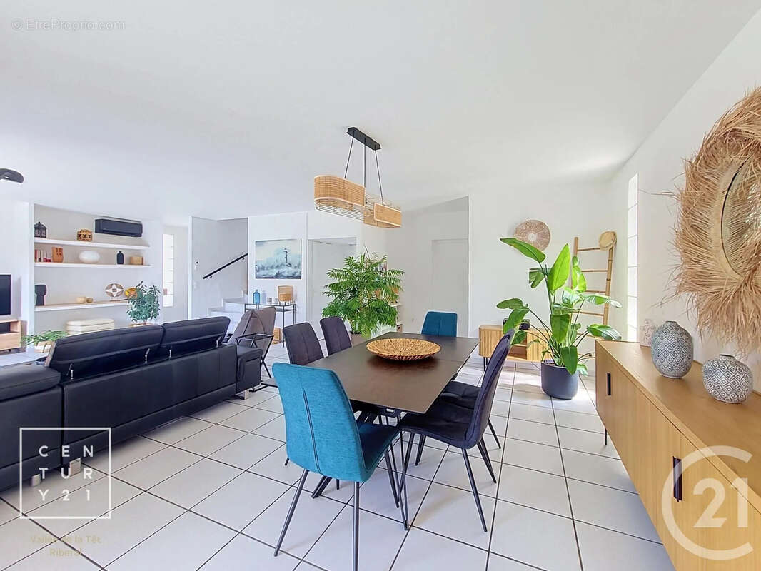 Maison 161 m² à Le Soler  - photo 8