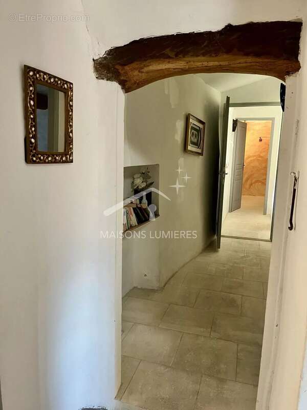 Maison à SAINT-SATURNIN-LES-APT