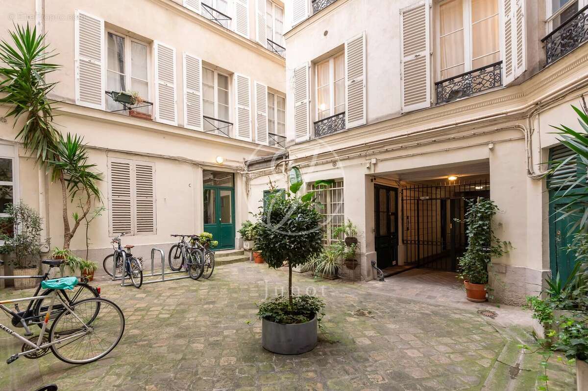 Appartement à PARIS-10E