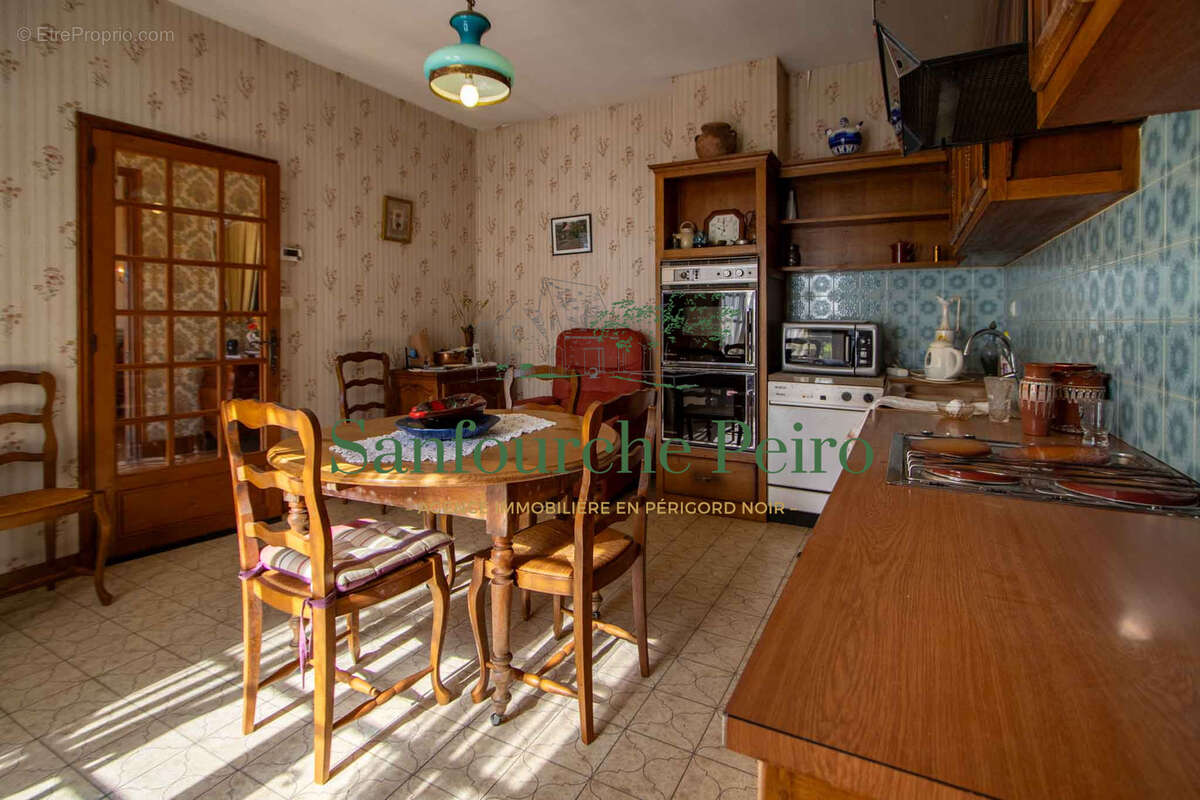 Maison à SAINT-JULIEN-DE-LAMPON
