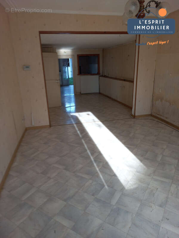 Maison à BURLIONCOURT