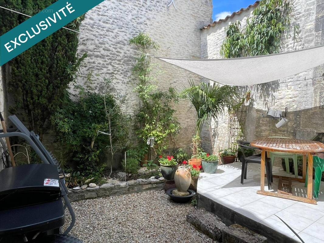 Photo 1 - Maison à COGNAC