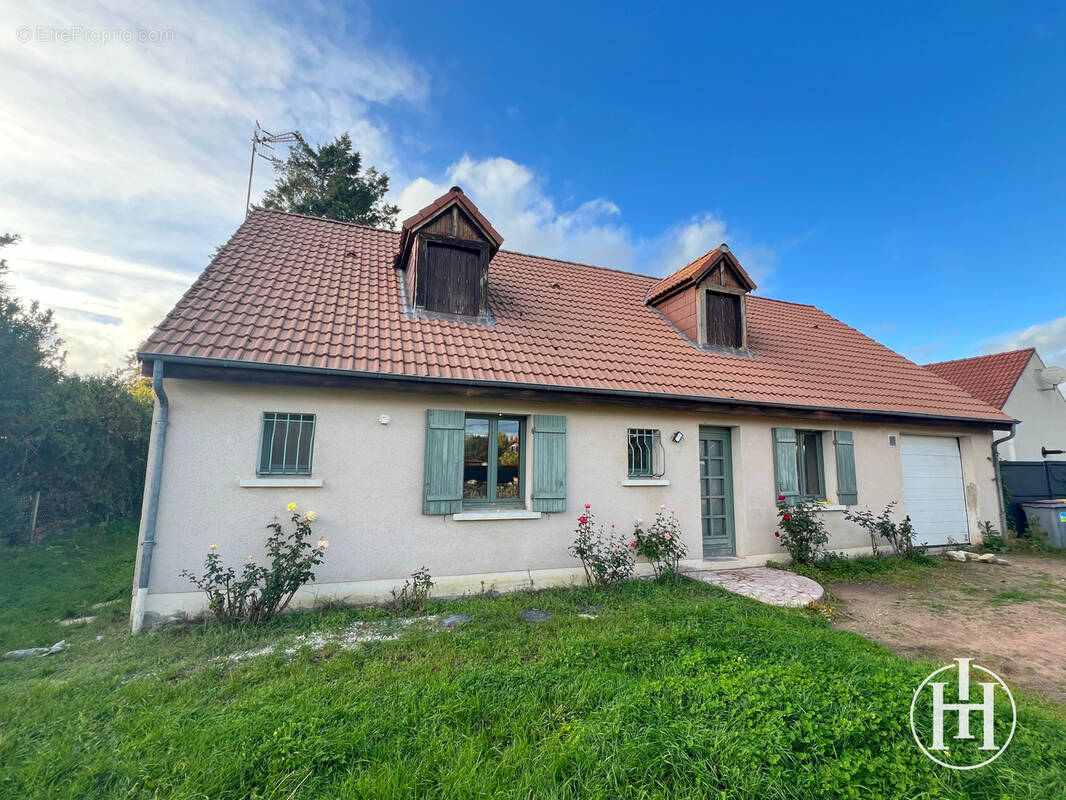 Maison à SAINT-AMAND-MONTROND