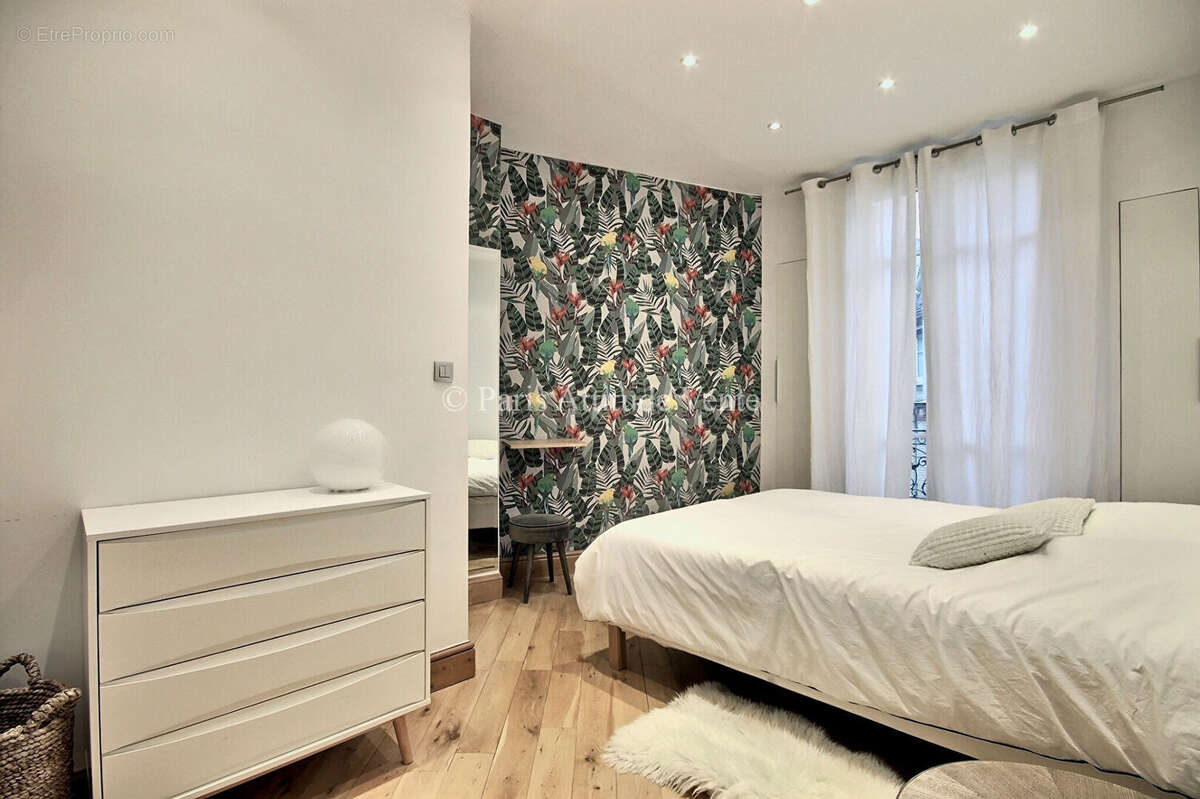 Appartement à PARIS-7E