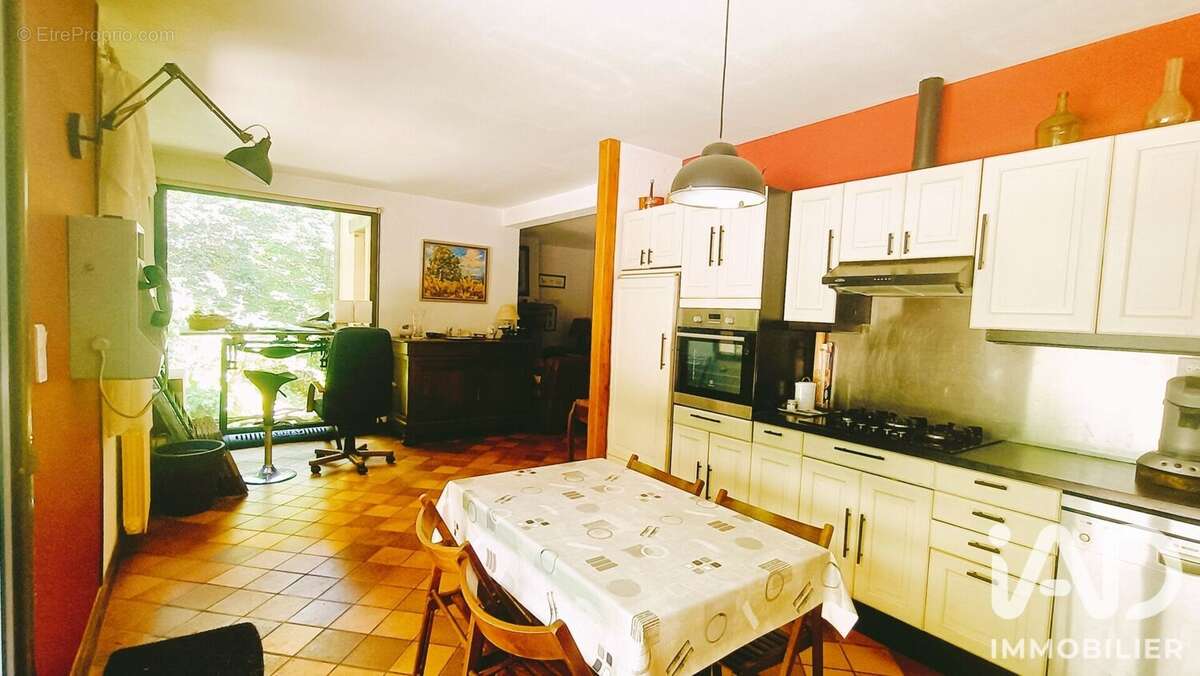 Maison 221 m² à Saint-Laurent-Les-Eglises  - photo 5