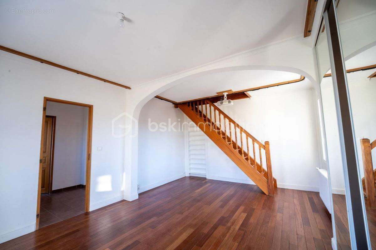 Maison à L'ISLE-D'ABEAU