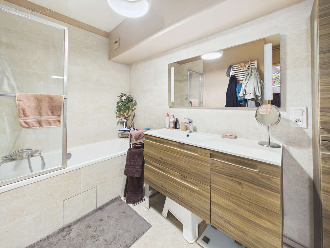 Appartement à SARTROUVILLE