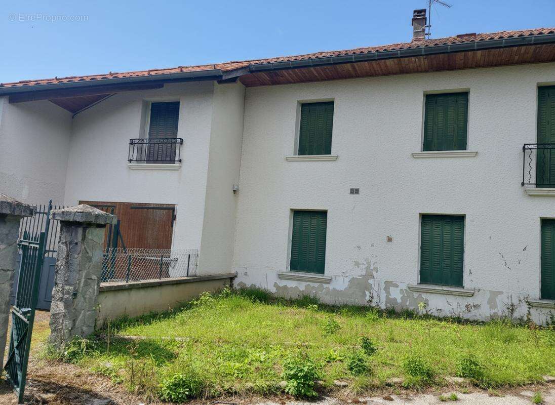 Maison Saint Geoirs 6 pièce(s) 186 m2 - photo 2
