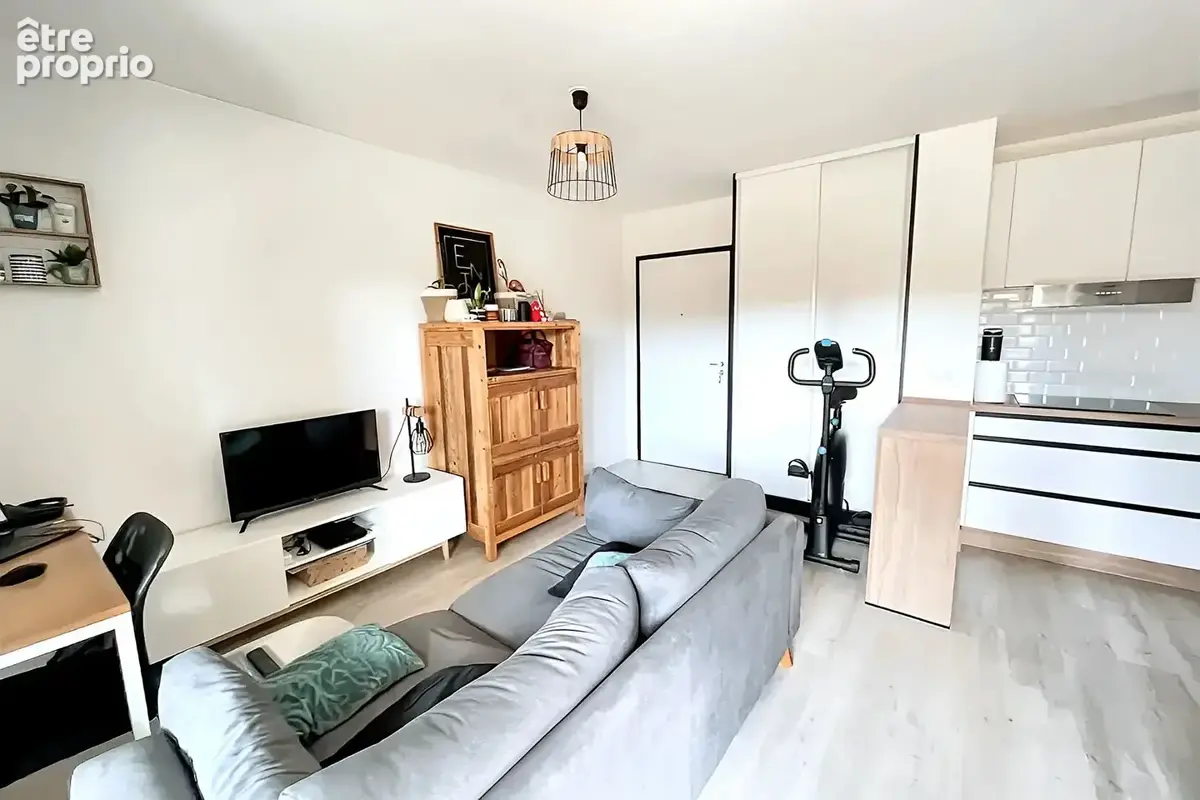 A VENDRE - Saint-Denis centre - Appartement T2 rénové en excellent état - photo 2