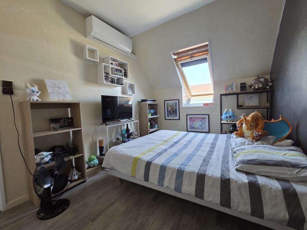 Superbe maison renovee offrant 132m² sur 495m² ac piscine !! - photo 10
