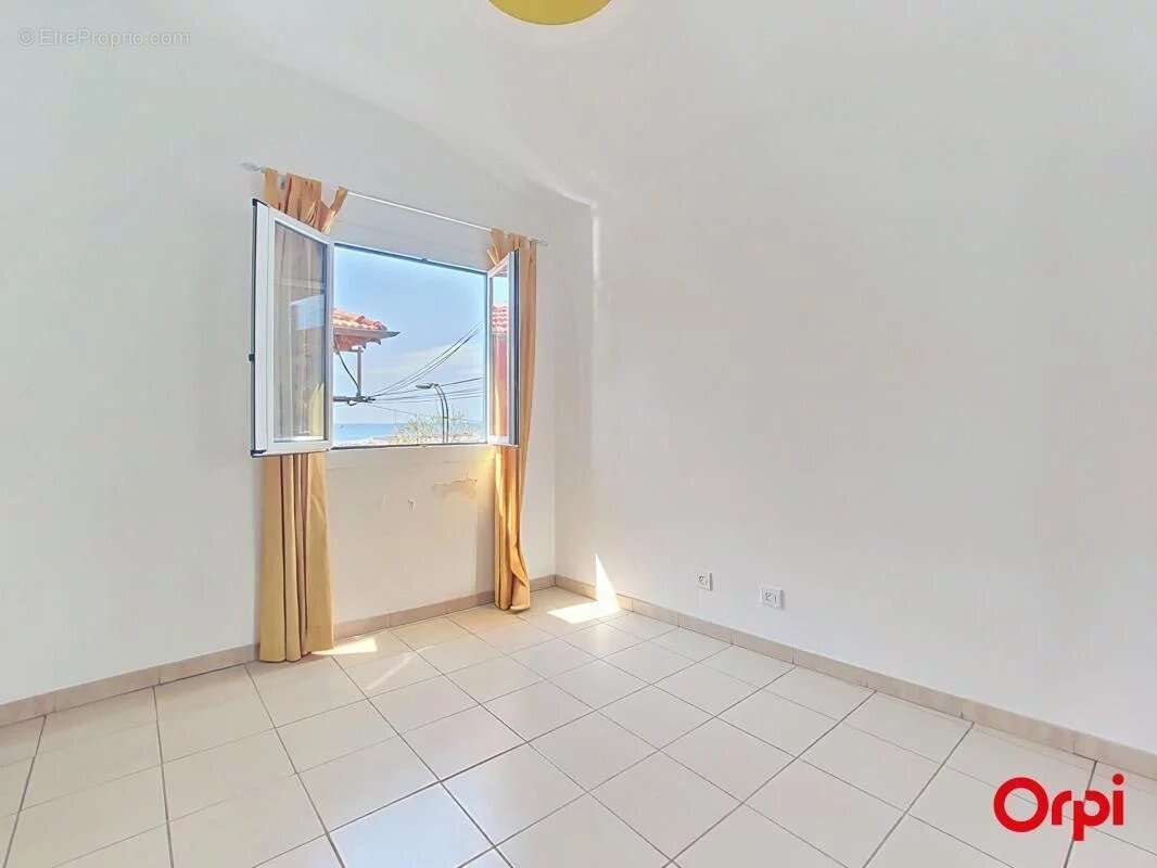 MENTON, QUARTIER GARAVAN : Deux appartements, (3p et studio) - photo 3