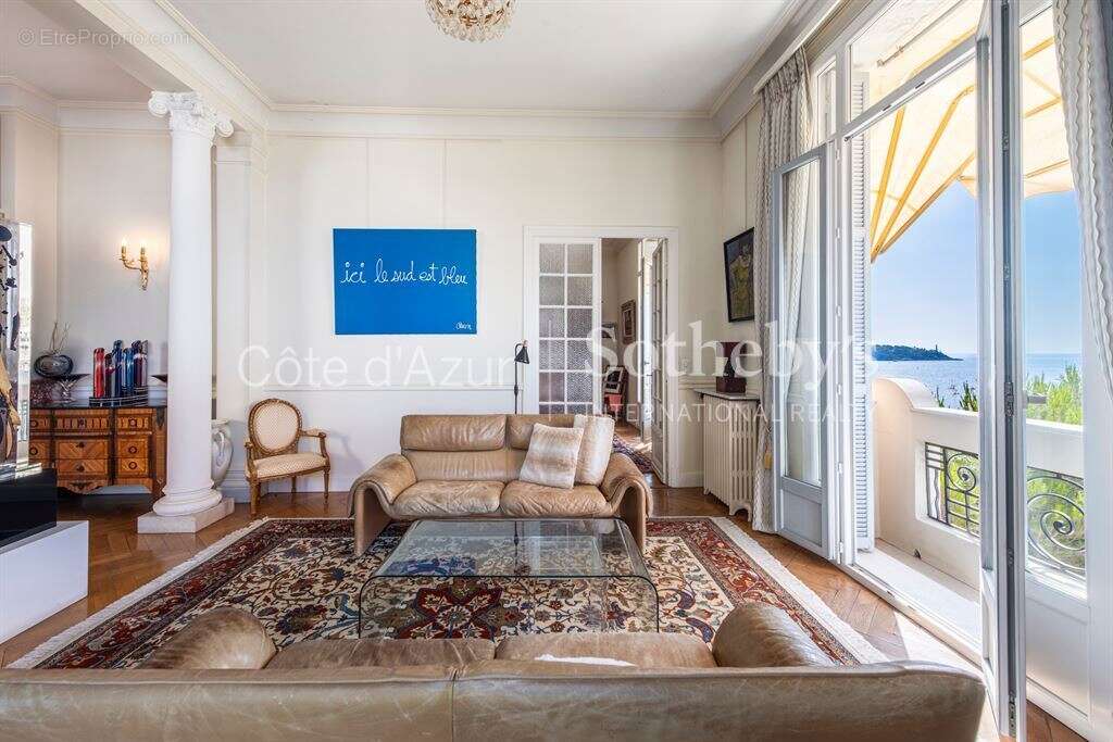 Cap de Nice, villa pieds dans l'eau de 229 m² avec accès direct à la mer et deux garages - photo 10