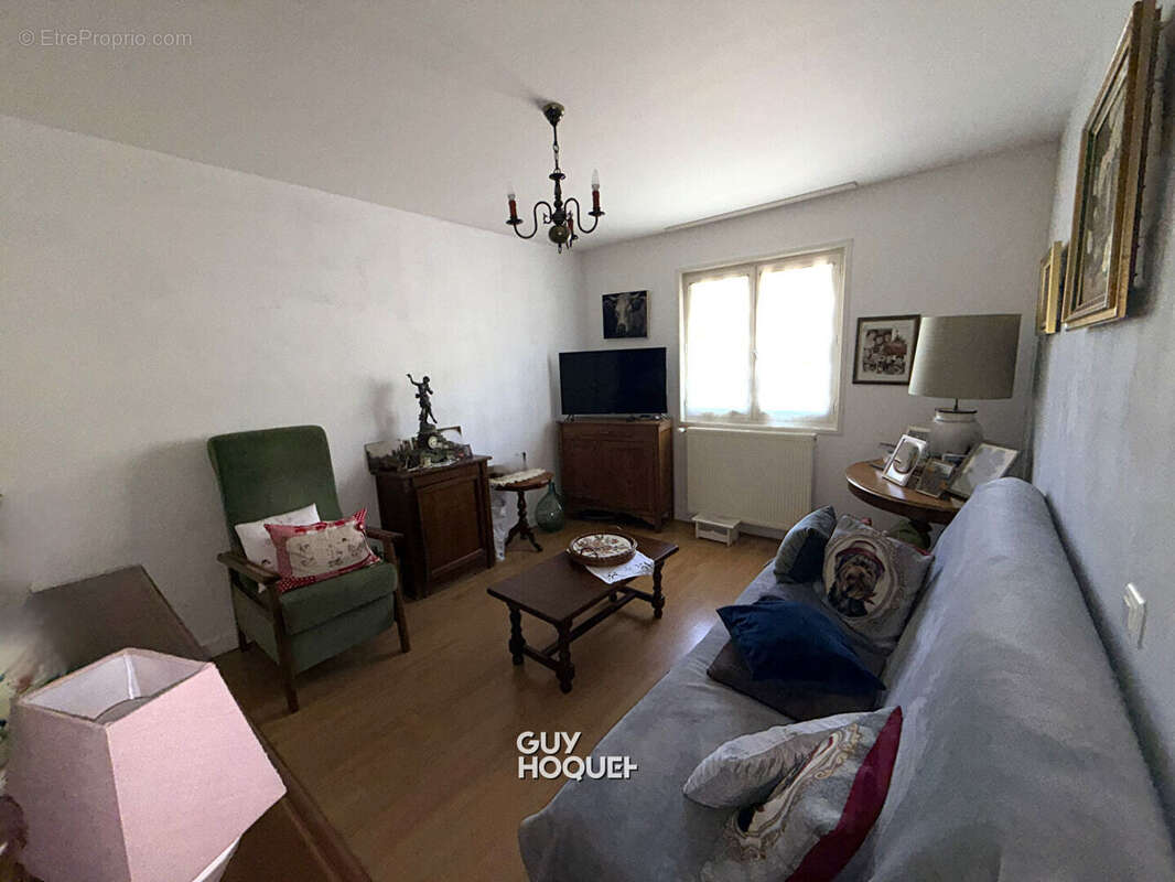 Maison à CHAROLLES