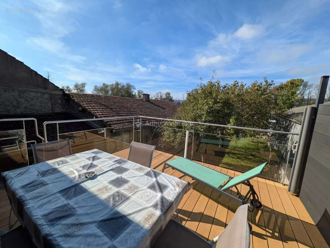 Maison à NEUFCHATEAU