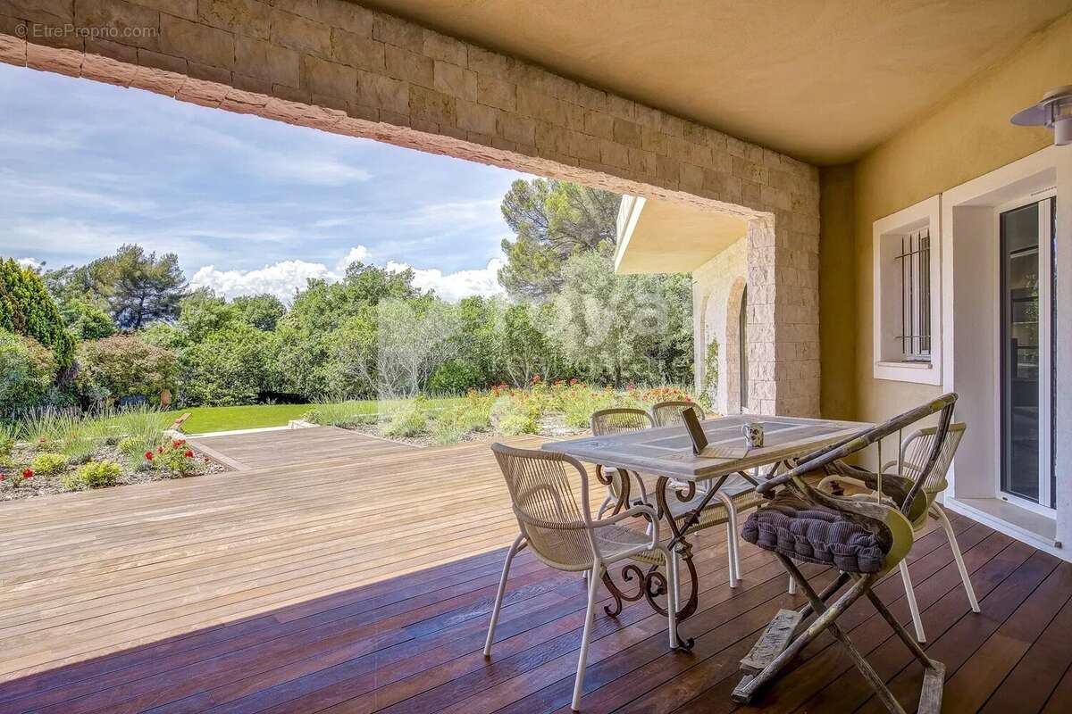 Maison à MOUGINS