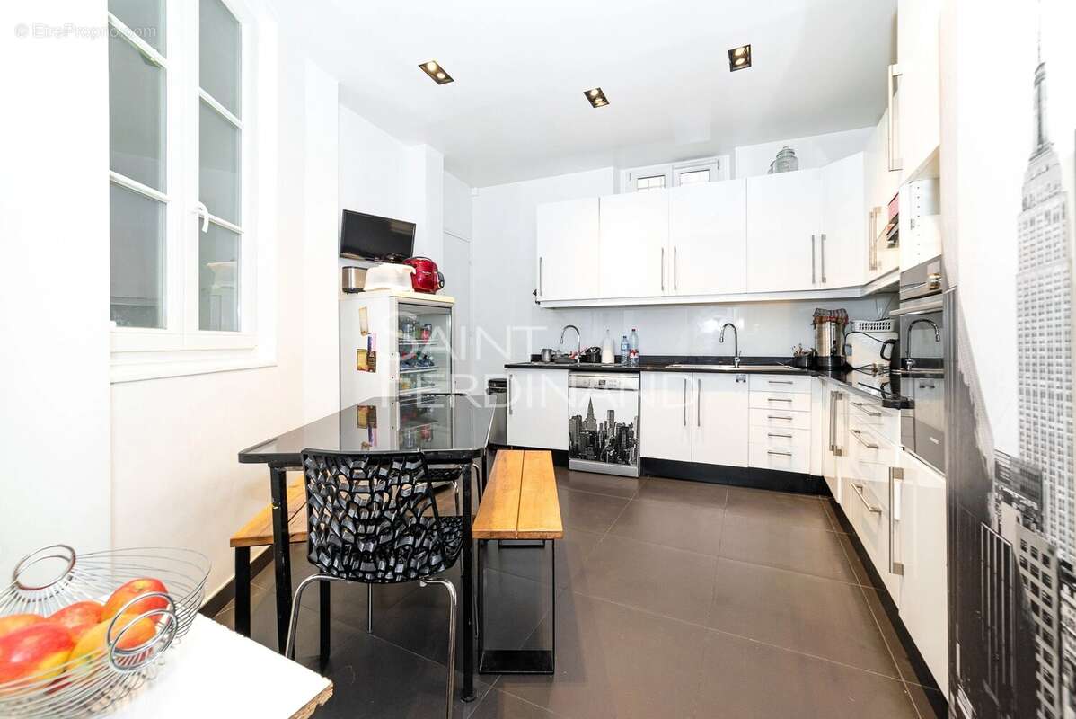 Appartement à NEUILLY-SUR-SEINE