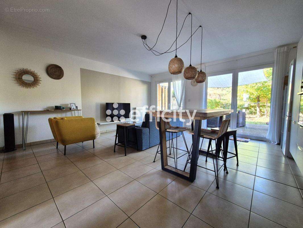 Maison à SAINT-JEAN-D&#039;ILLAC